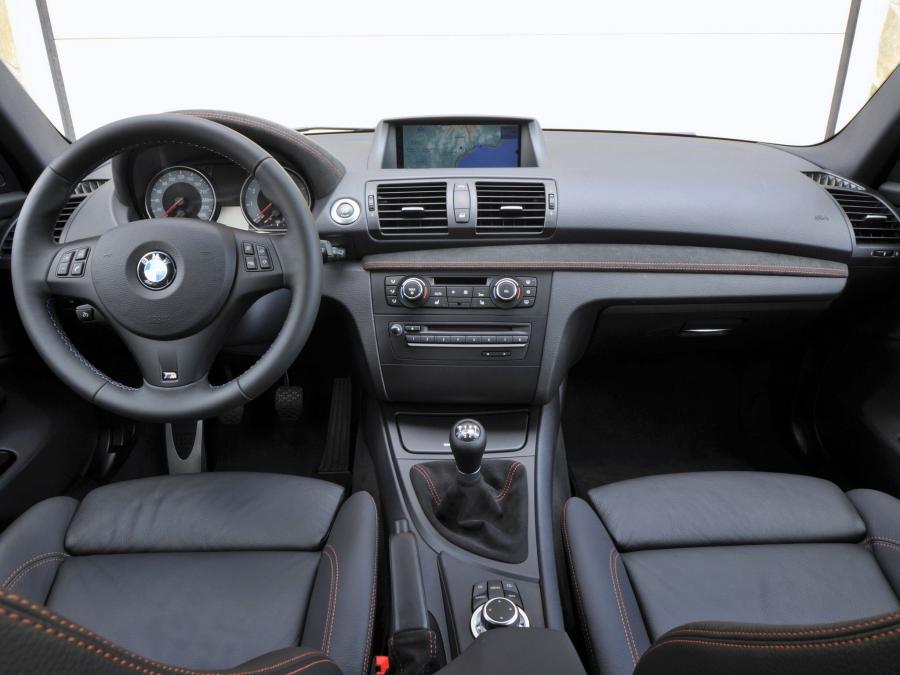  BMW 1-Series M Coupe 2011 года  (фото 72 из 76)